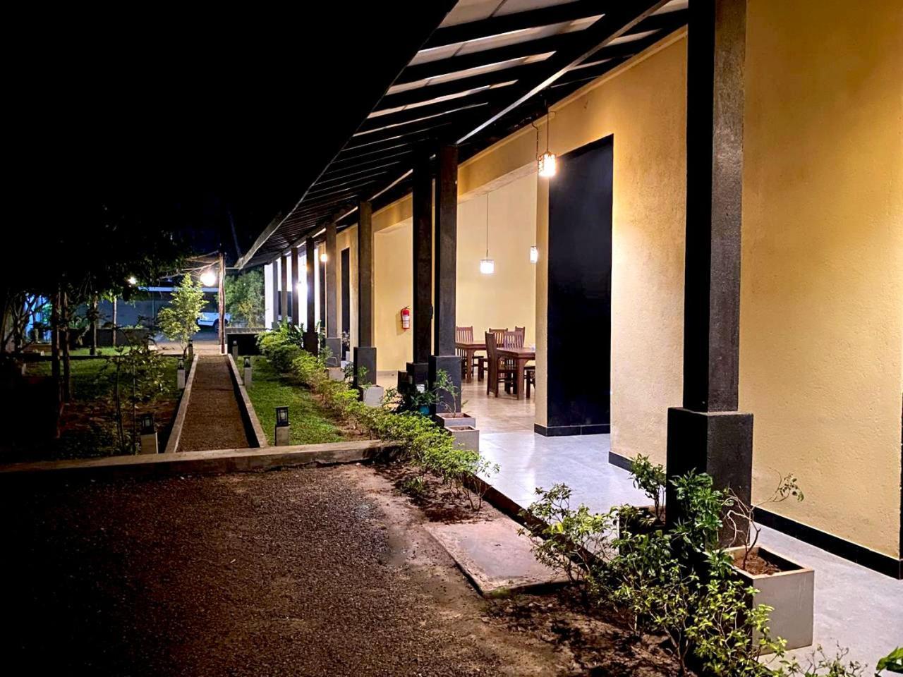 Athyantha Resort Anuradhapura Exterior foto