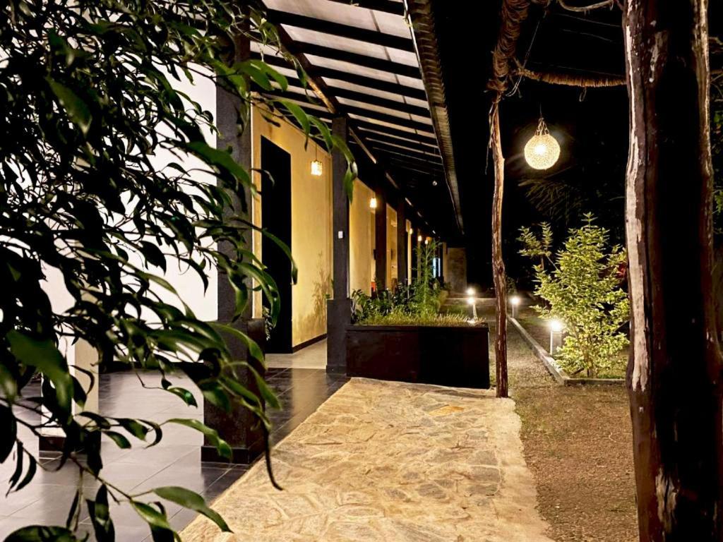 Athyantha Resort Anuradhapura Exterior foto